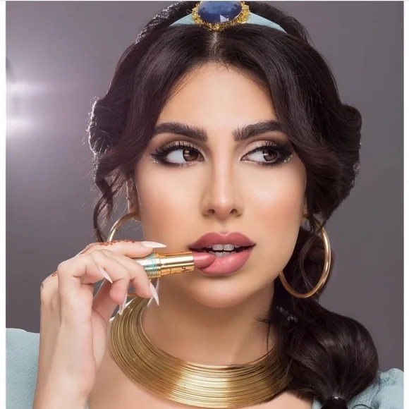 🧞‍♂️LE🧞‍♂️MAC Aladdin Collection Matte Lipstick- Princess Incognito